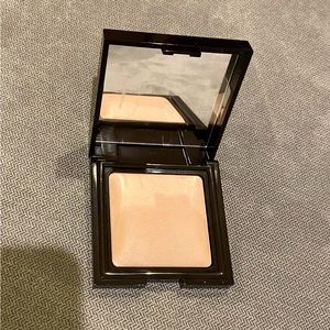 Sheer Perfecting Powder by Laura Mercier